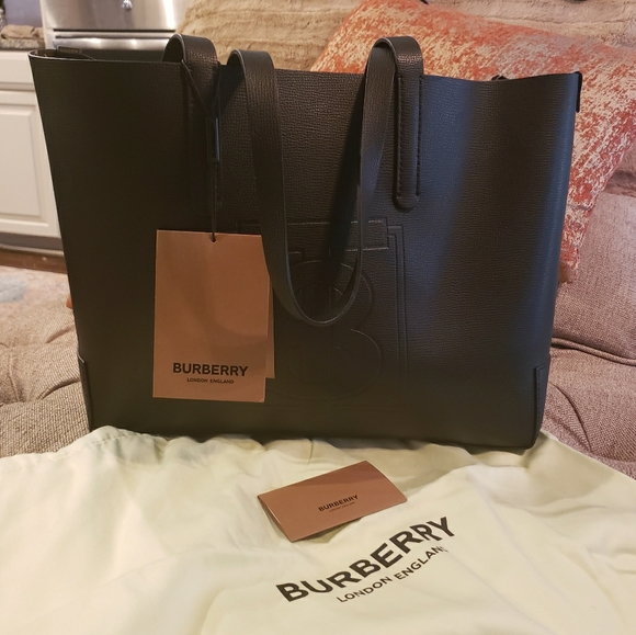 Burberry Handbags - Burberry Tote with dust bag - 100% authentic